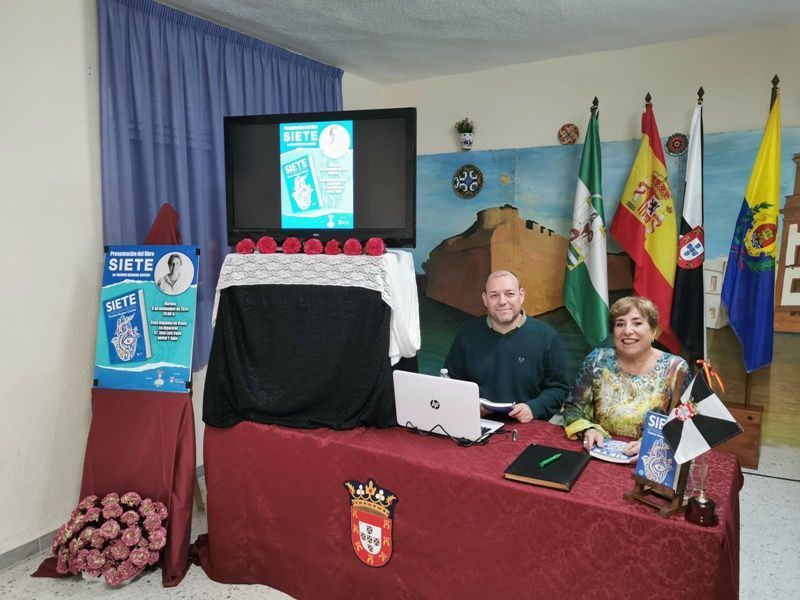 Carmen Herrera Castro presenta su nueva novela "Siete" en Algeciras